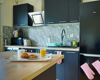 Cute garden apartment - Disneyland Paris - Montévrain - Kitchen