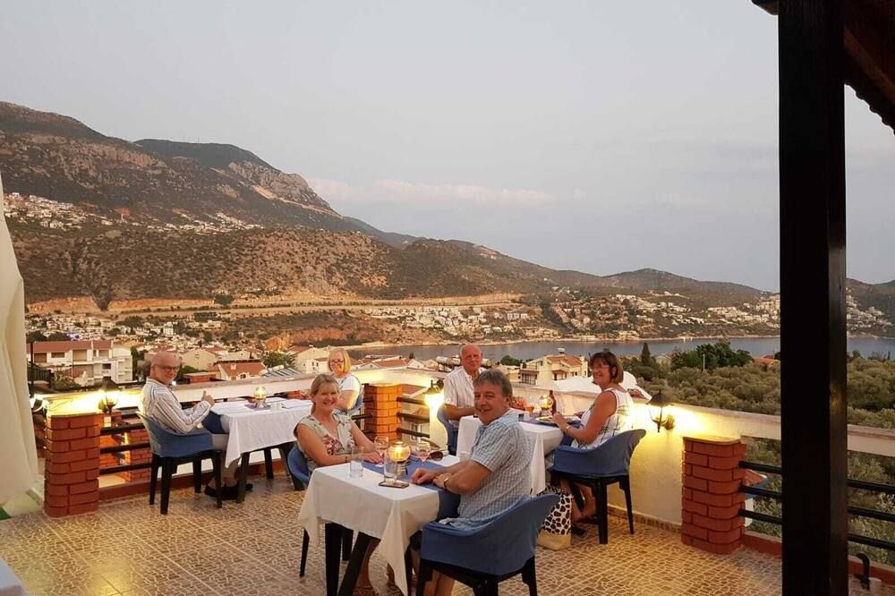 Lizo Hotel - קלקאן - מרפסת