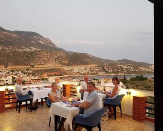 Lizo Hotel - Kalkan - Ban công