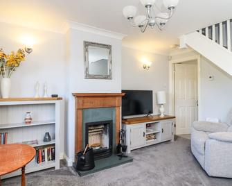 Honeybee Cottage - Ripon - Living room