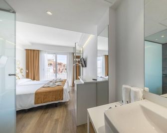 Welikehotel Triton Beach - Cala Rajada