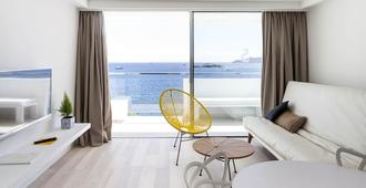 Sud Ibiza Suites - Ibiza-stad - Huiskamer