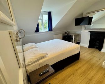 Brentwood Hotel - Brentwood - Bedroom