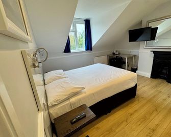Brentwood Guest House - Brentwood - Bedroom
