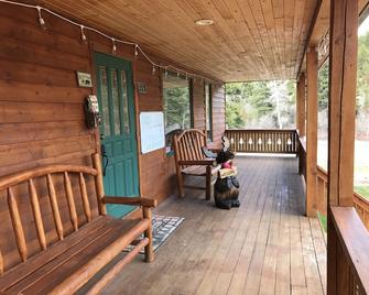 Boulder Creek Lodge - Campsite - Philipsburg - Patio