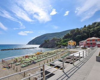 2 Bedroom Gorgeous Apartment In Moneglia - Moneglia - Strand
