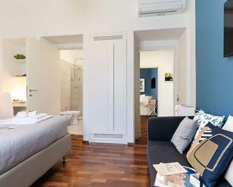 卡拉爾住宿加早餐旅館 - 卡利亞里 - 臥室