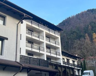 Hotel Classic Inn - Braşov - Building