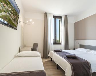 Hotel Dogana - Sirmione - Habitación