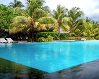 Trikora Beach Club and Resort - Tanjung Pinang - Basen