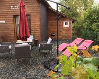 Agréable Chalet a la Campagne Avec SPA Privatisé - Ardentes - Patio