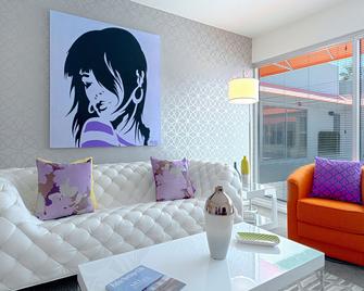 The Twist Palm Springs - Palm Springs - Living room