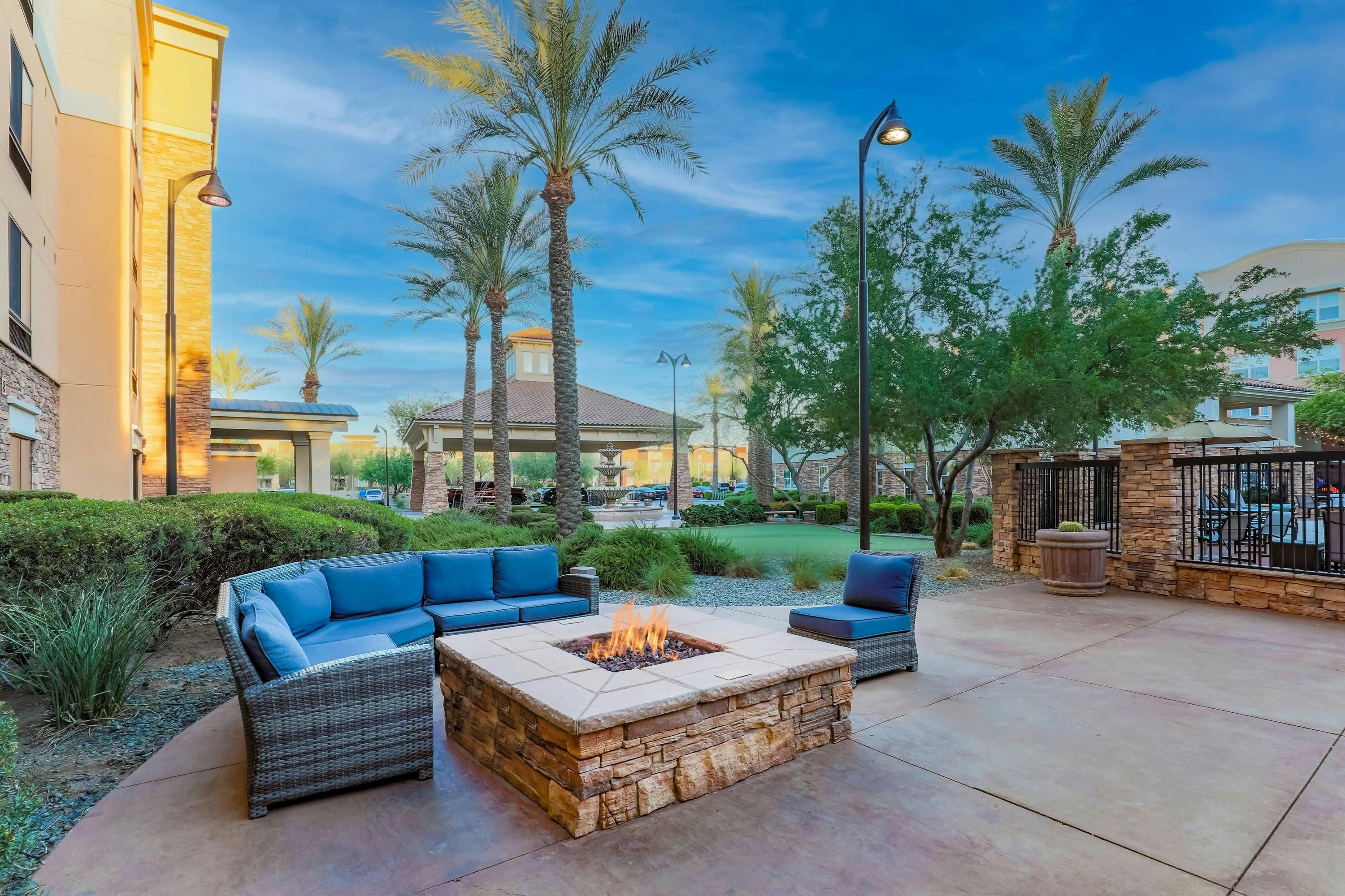 SpringHill Suites by Marriott Phoenix Glendale Sports & Entertainment District - Glendale - Patio