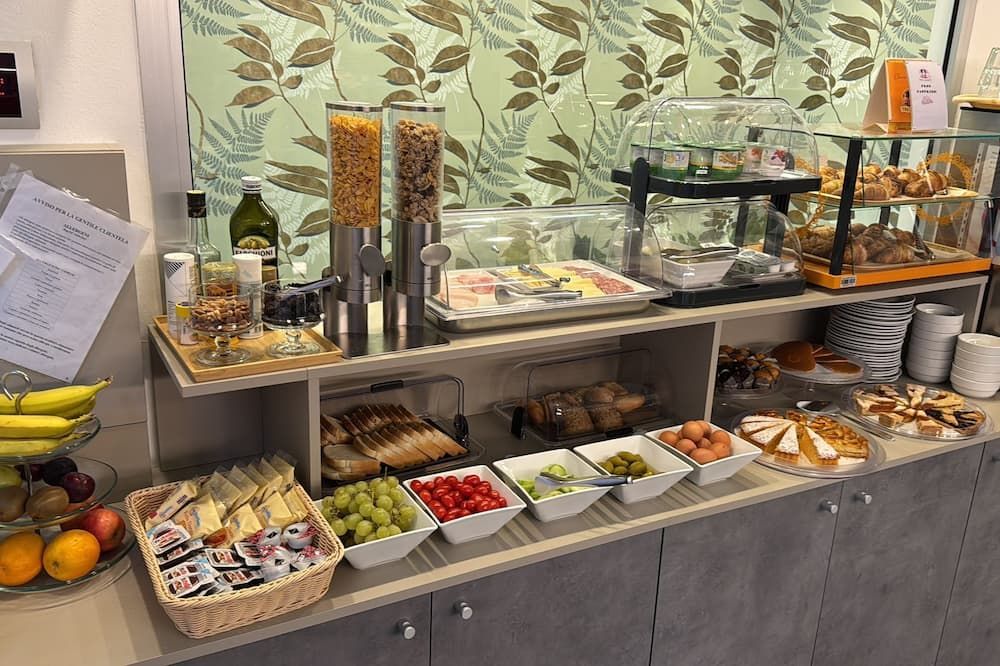 Hotel Parma - Milán - Buffet