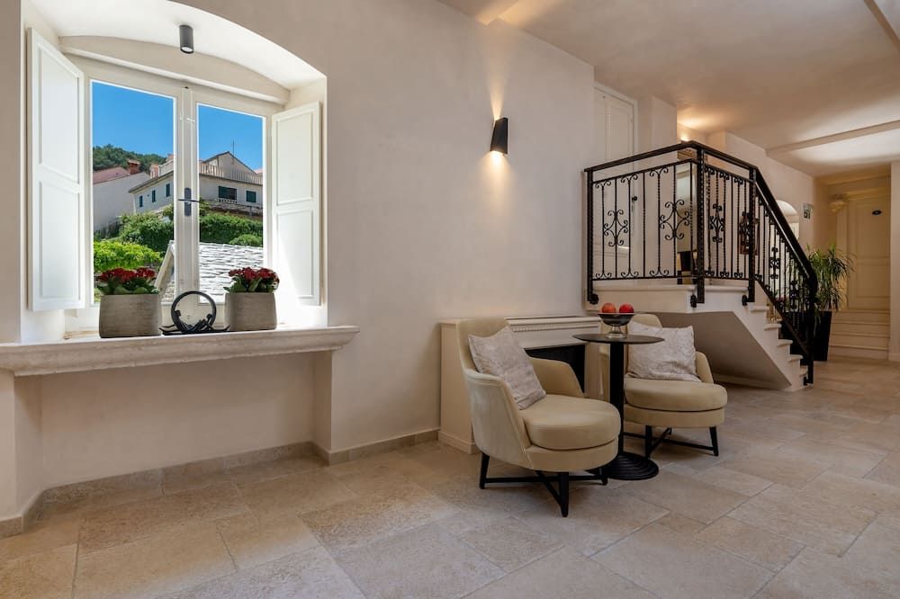 Puteus Palace Heritage Hotel - Pučišće