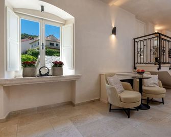 Puteus Palace Heritage Hotel - Pučišće
