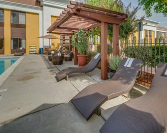 Hampton Inn Livermore-East Bay - Livermore - Binnenhof