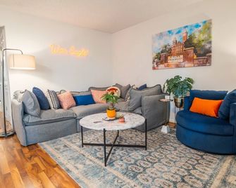 Auburn Game Day Condo - Auburn - Stue