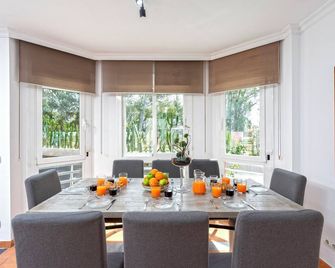 Sunstay Chalet La Colina Torremolinos - Torremolinos - Salle à manger