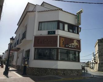 Hostal Jadraza - Zahara de los Atunes - Bygning