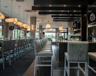 Sutton Place Hotel Revelstoke Mountain Resort - Revelstoke - Bar