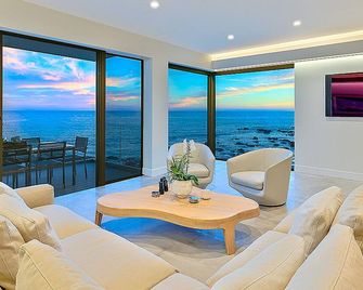 Oceanfront Modern Beach Villa - Malibu - Sala de estar