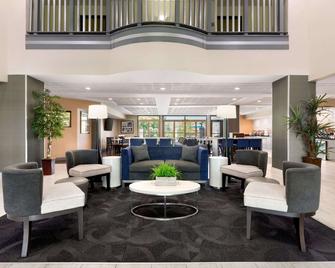 Wingate by Wyndham Montgomery - מונטגומרי - לובי