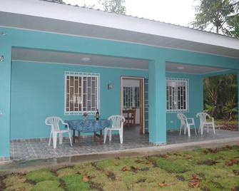 Hacienda Frith - Your Beachfront getaway in Playa Zancudo! - Golfito - Patio