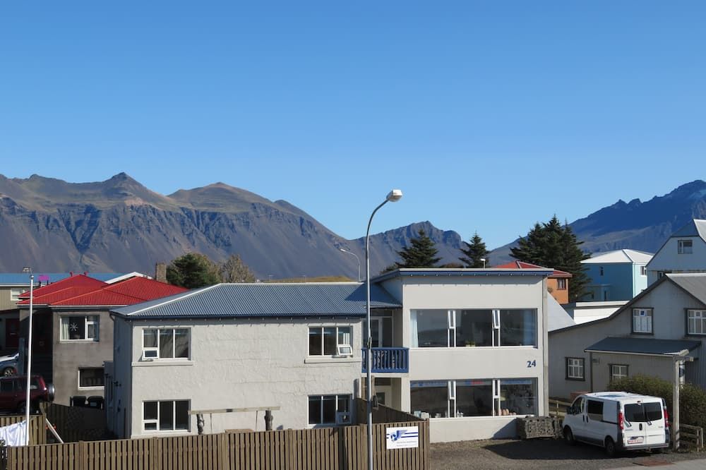 أولد أير لاين جيست هاوس