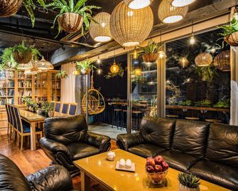 Chips House - Hanoi - Lounge