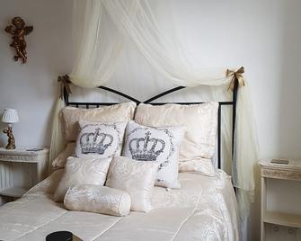 'Blanquette' Room Mountain View Townhouse Quillan - Quillan - Bedroom