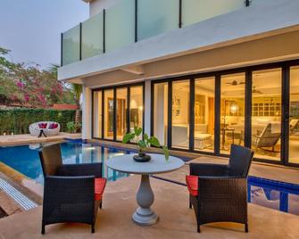 Azaya Pool Suites - Benaulim - Pool