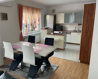 Ferienwohnung Nella - Amberg - Comedor