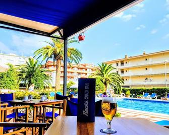 Payet Apartments - L'Estartit - Pool