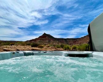 The Ark Tiny House near Zion National Park, Utah - Virgin - Pool