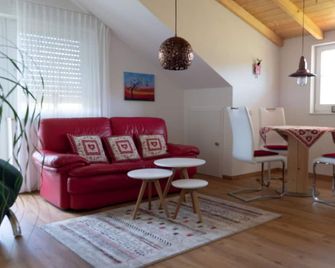 Cozy apartment 'Bückli' in the Ortlieb house - Ühlingen-Birkendorf - Wohnzimmer