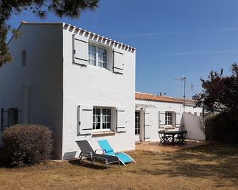 Rent House 11 People On Noirmoutier Island 800m From The Beach - Barbâtre - Building