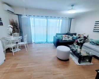 Charming 2-bedroom apartment with WiFi, AC in fabulous Punta Cana - Punta Cana - Living room