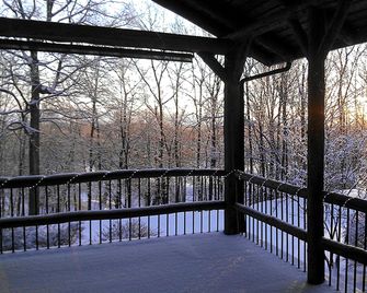 The Chalet of Canandaigua - Canandaigua - Balcony
