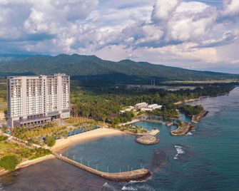 Mövenpick Resort Carita - Labuhan - Building
