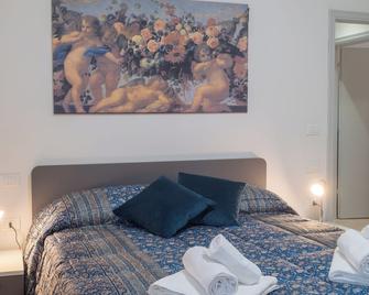 lachiocciola - Centro storico di Imola, autodromo e Formula 1 - Imola - Phòng ngủ