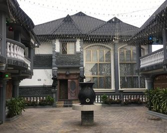 Royal Castle Hotel - Lagos - Building