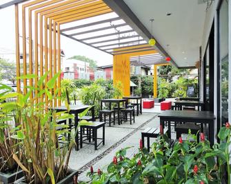 لامون ريسوتل - اعتماد SHA Extra Plus - بوكيت تاون - شرفة مرصوفة