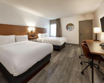 Canadas Best Value Inn Toronto - Toronto - Bedroom