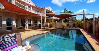 漢蘭達汽車旅館和公寓 - 吐溫巴 - 圖沃巴 - 游泳池