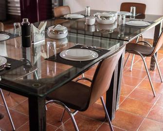 Catalyst Suites, Rajaji Nagar - באנגאלור - חדר אוכל