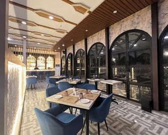 Hotel The Bundela - Khajuraho, Madhya Pradesh - Khajuraho - Restaurant