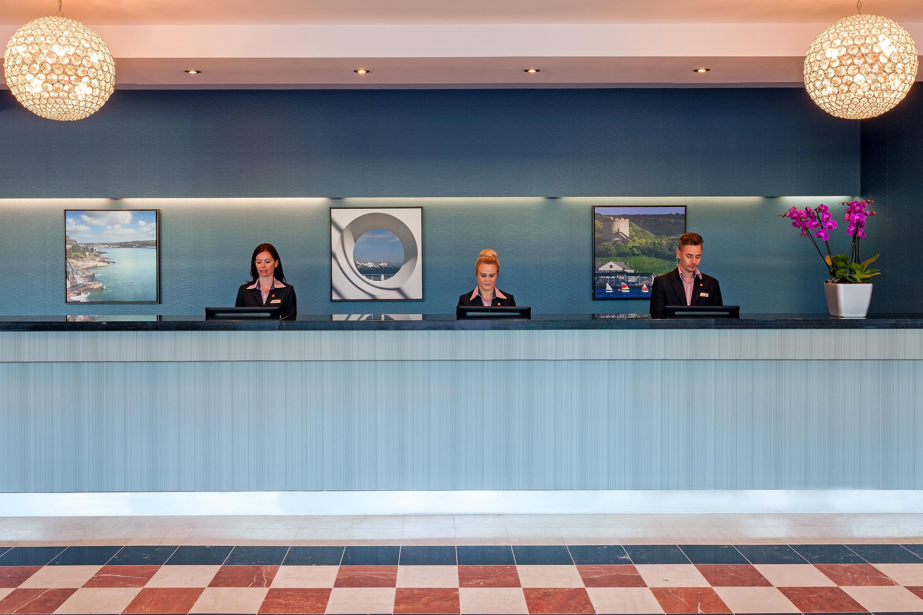 ليوناردو هوتل بليماوث