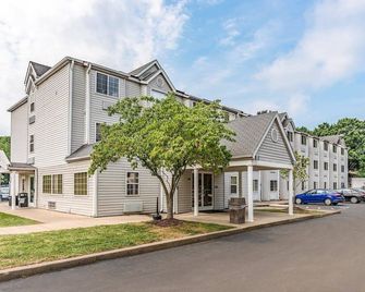 Motel 6 Charlotte University - Charlotte - Building