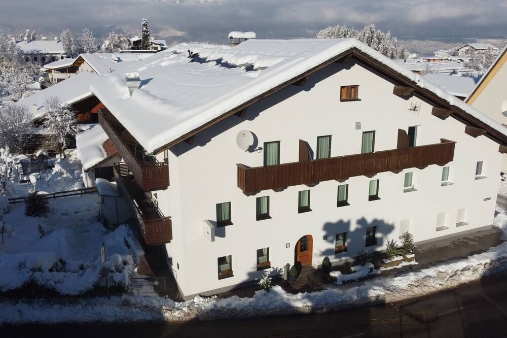 جاستهاوس إليسابيث